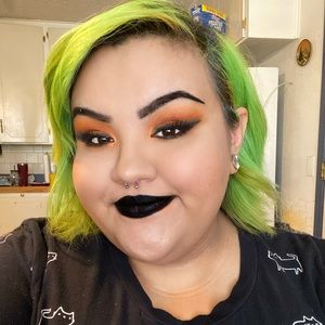 Meet your Posher, Cici